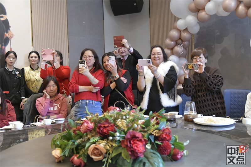 37�ط���ͬ�����������³�-���ۼ����ܲ�½����Яȫ��Ա��������