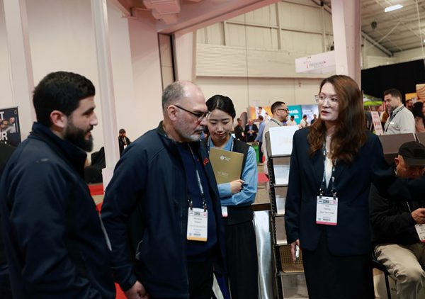 ������ҵ��ҵ�����ܻ����й������豸��ҵ��չ���ô�����豸չ��