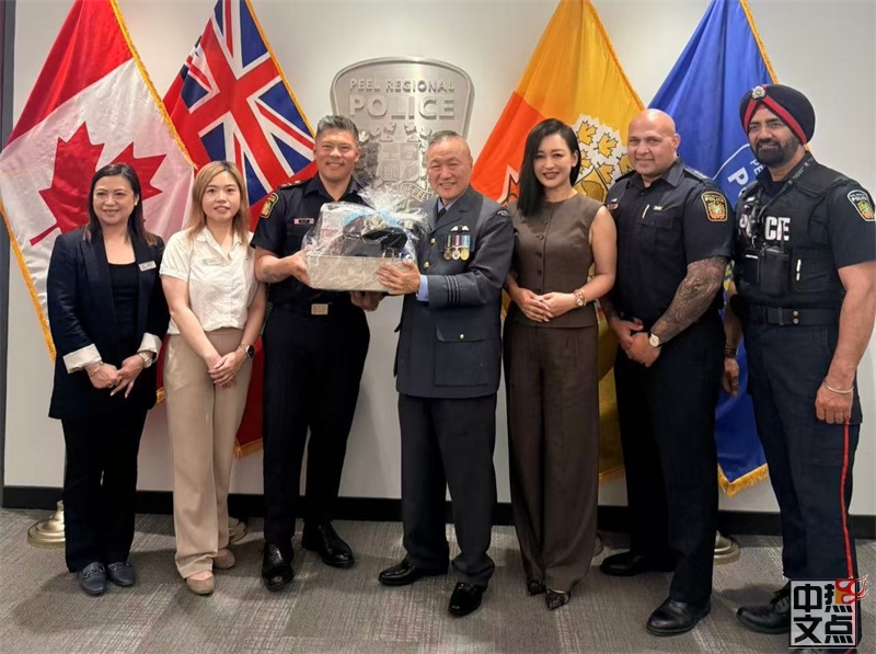 香港航空团荣誉少校陆炳雄三次获邀参与皮尔区警察局警察总长体验