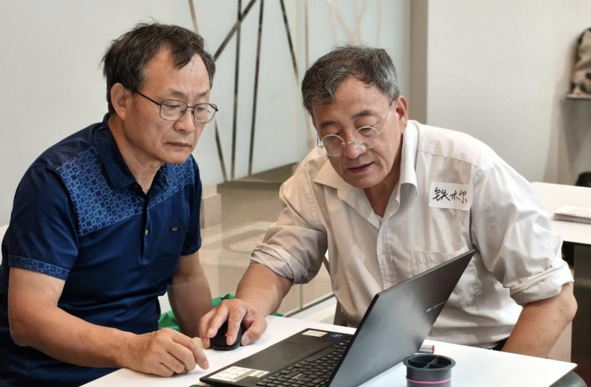 瑞邦倾情冠名第二届“花样年华”年会绽放巾帼芳华政商文艺界共襄
