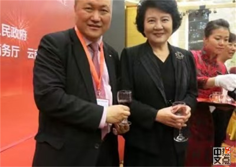 “侨连五洲·七彩云南”第22届东盟华商会昆明隆重举行,陆炳雄应