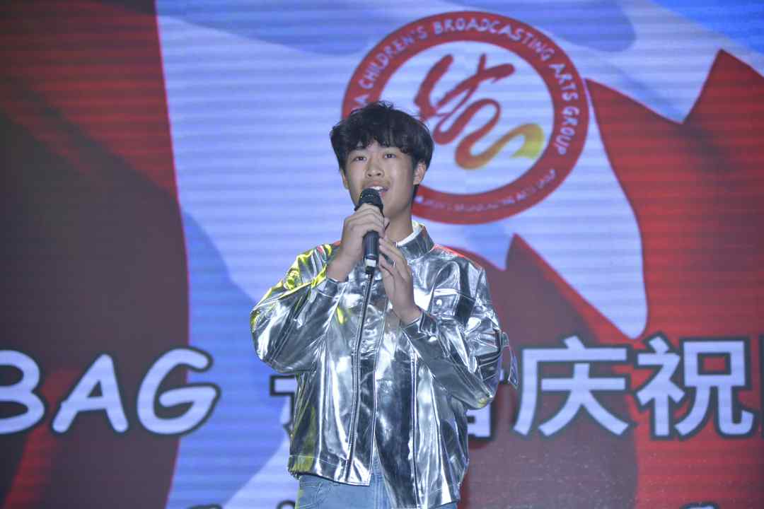 加拿大国庆日总理贺信致意 多伦多上演“跨代同台”共谱加拿大多
