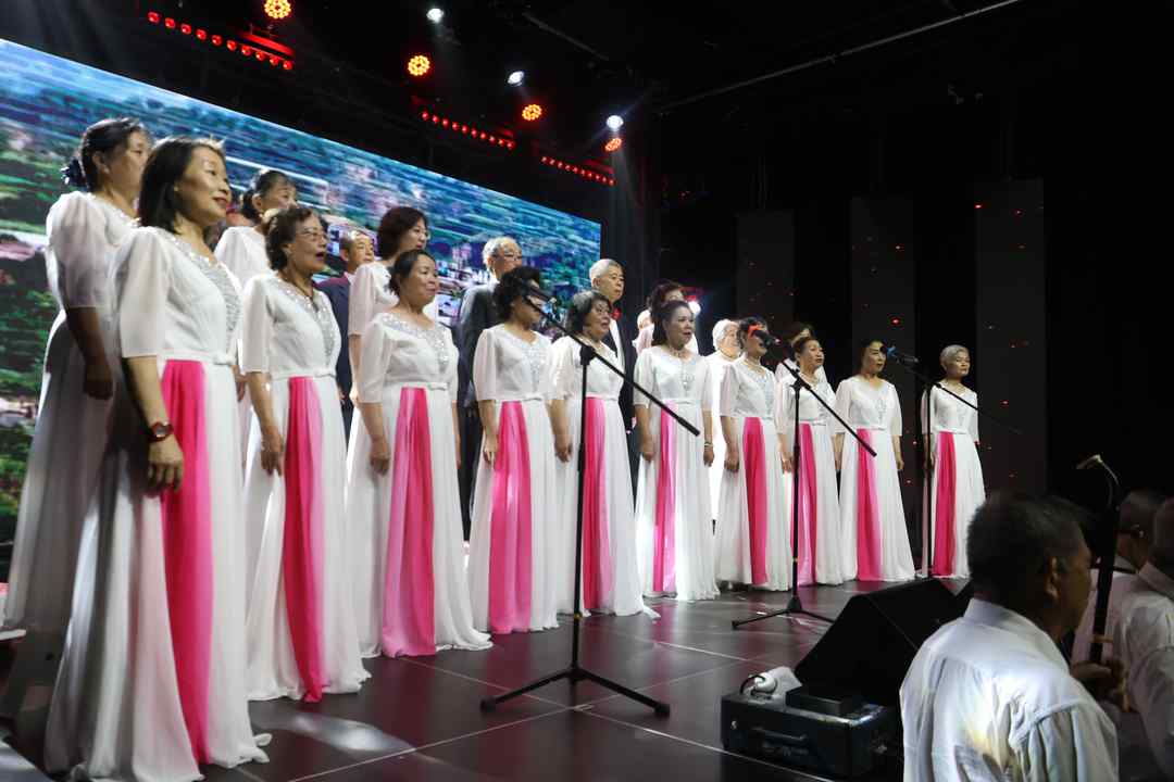 加拿大国庆日总理贺信致意 多伦多上演“跨代同台”共谱加拿大多
