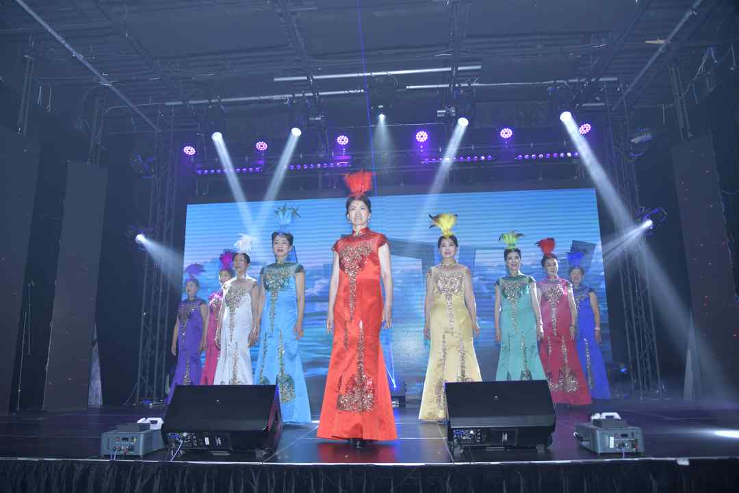 加拿大国庆日总理贺信致意 多伦多上演“跨代同台”共谱加拿大多