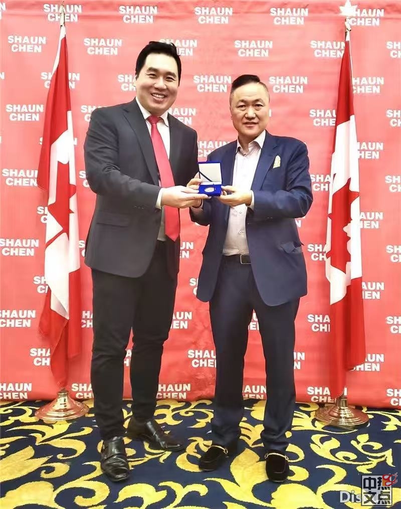加雄集团总裁陆炳雄荣获联邦国会议员陈圣源颁发“加拿大强大奖”