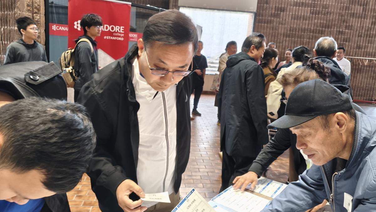 第三届加拿大高校杯掼蛋大赛圆满成功1