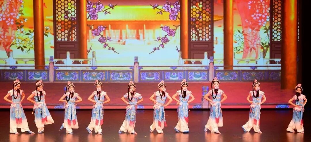 枫韵启新程 金秋绽芳华 —“ 枫韵金秋 ” 瑞邦多元感恩晚会圆满