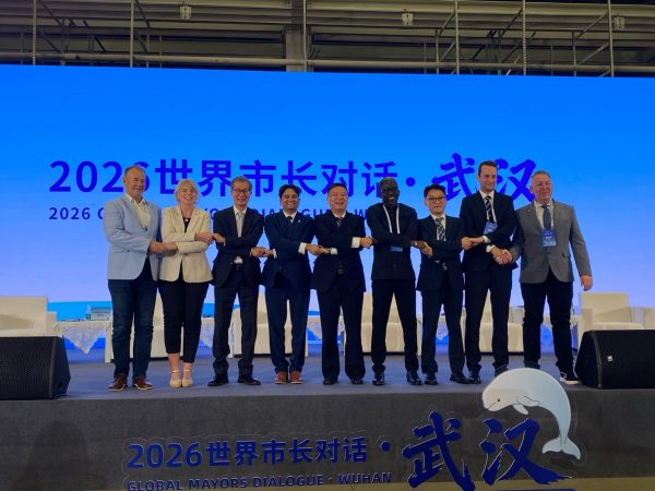 万锦市副市长陈国治率团访问武汉成果丰硕!