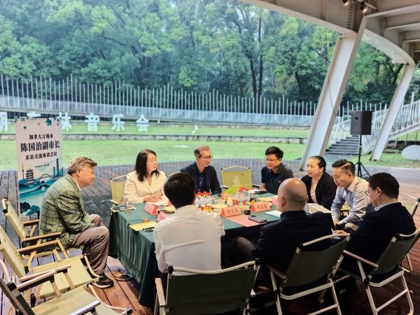 万锦市副市长陈国治率团访问武汉成果丰硕!